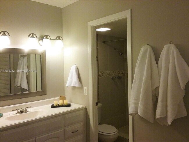 Building Photo - 401 Golden Isles Dr