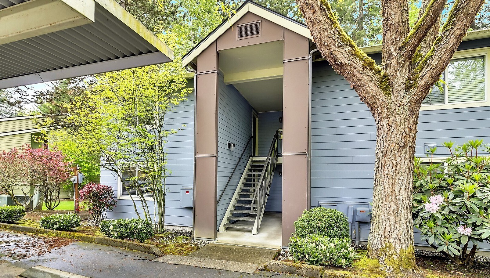 Building Photo - 10026 NE 127th Pl