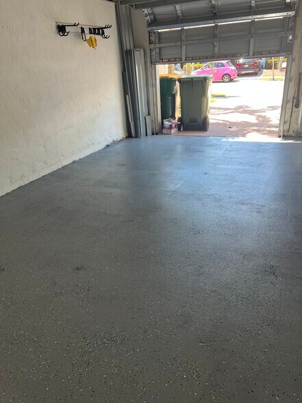 Building Photo - 1017 NE 42nd Ave