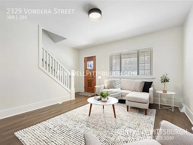 Building Photo - 2329 Vondera St