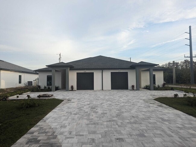 Building Photo - 2315 NE 15th Ln