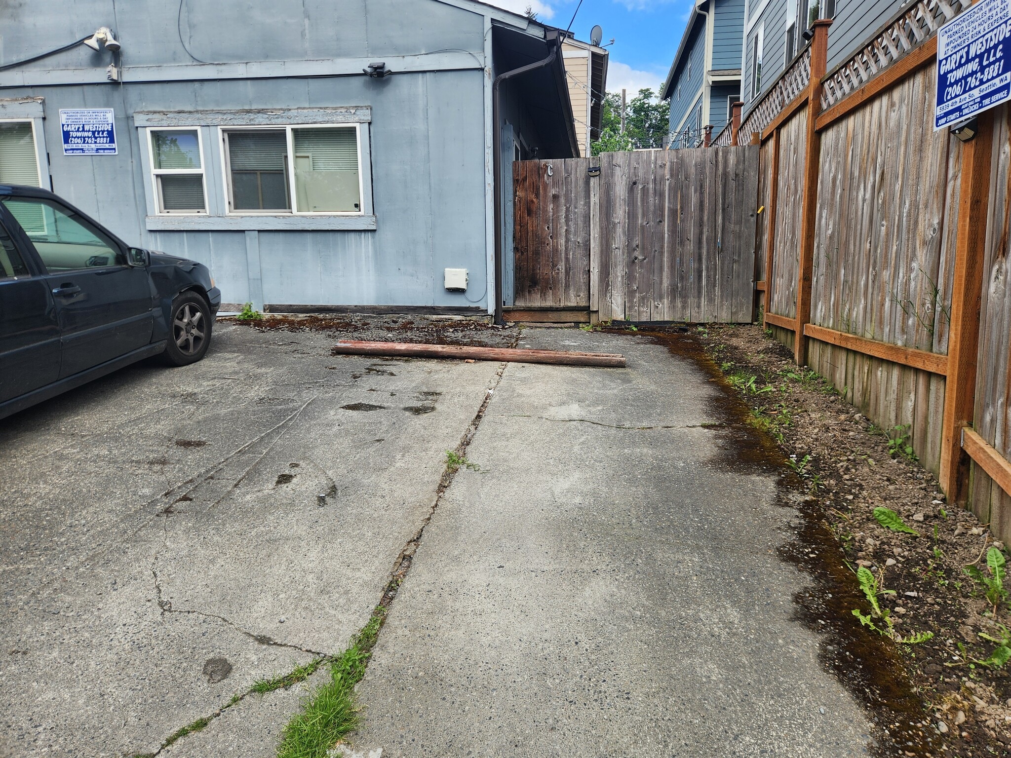 Private parking space - 4845 Delridge Way SW
