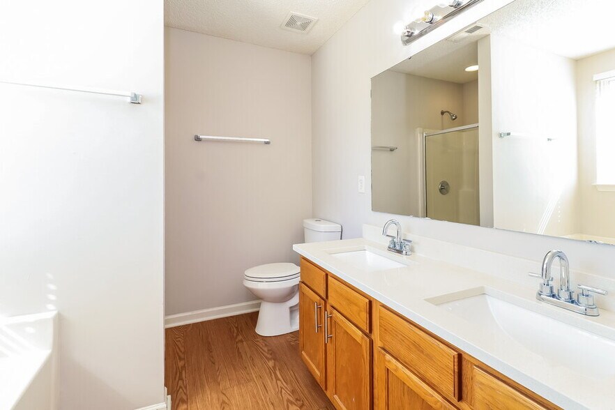 Building Photo - 6720 Fortescue Dr