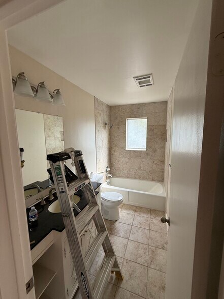 Building Photo - 9314 Whisper Pt