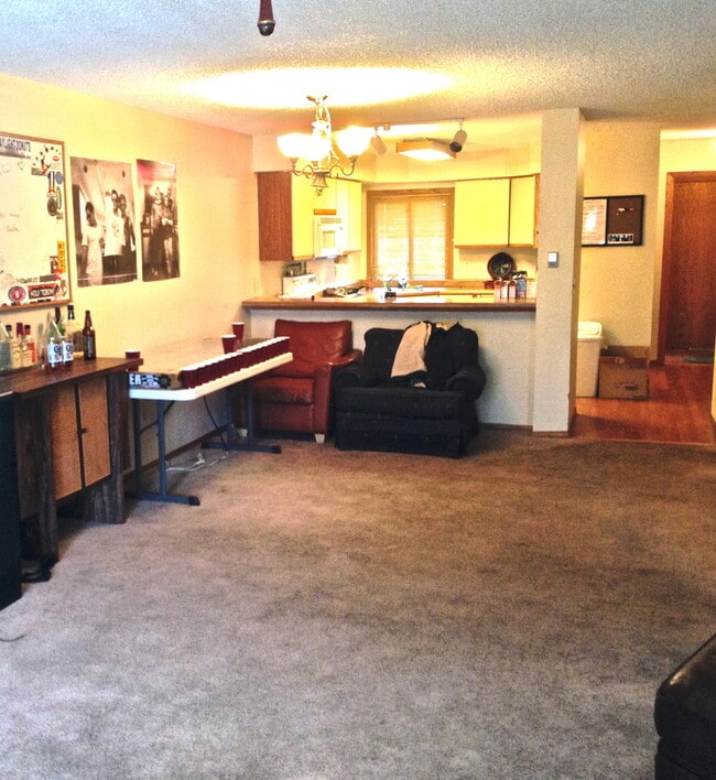 Building Photo - PRE-LEASE: 4 Bedroom 3.5 Bathroom Townhouse In Gold Run.  Walk To Campus!