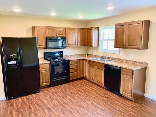 Building Photo - Duplex 2 Bedroom / 2Bath  Johnson City