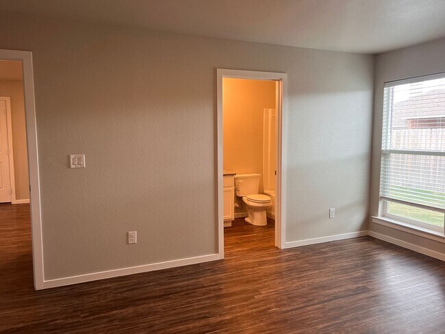 Building Photo - Available October 8th- in Upland West.