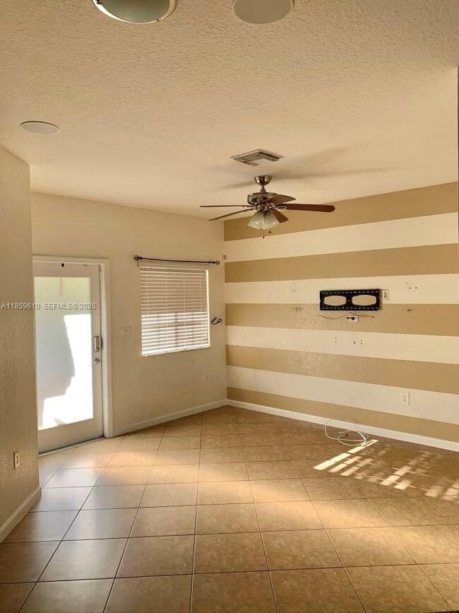 Building Photo - 27321 SW 140th Ct