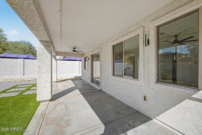 Building Photo - 7062 W Andrew Ln
