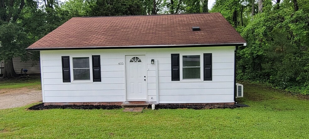 Primary Photo - 405 Blyth Rd