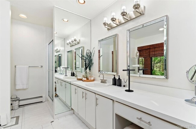 Building Photo - 24 N Quarter Rd