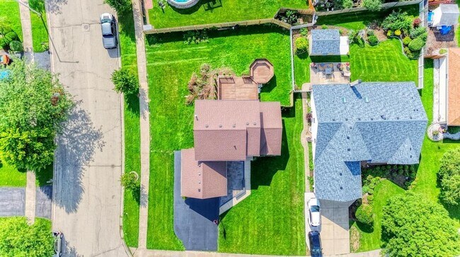 Building Photo - 1413 Skylark Ln