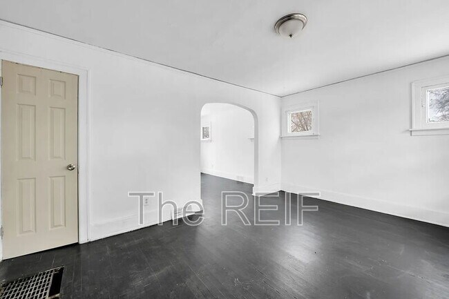 Building Photo - 15906 Alden St