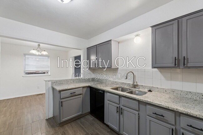 Building Photo - 8514 Candlewood Dr