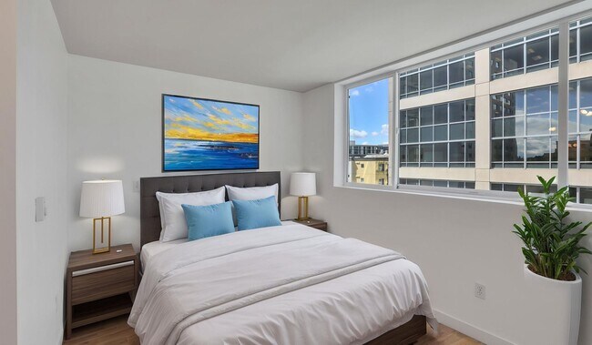 Building Photo - 2bd/1.75ba Bellevue Condo