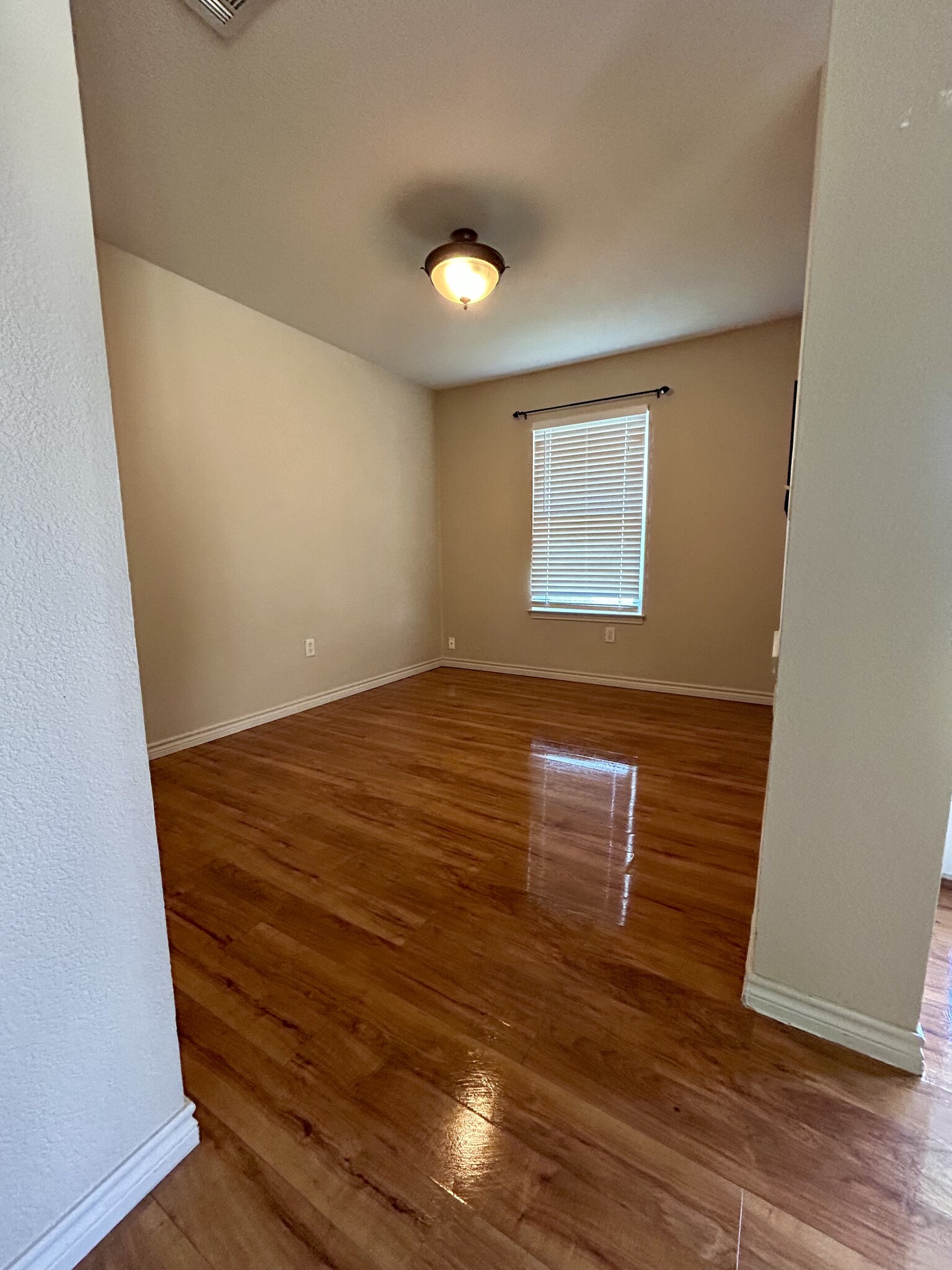 Building Photo - 184 Prairie Springs Loop