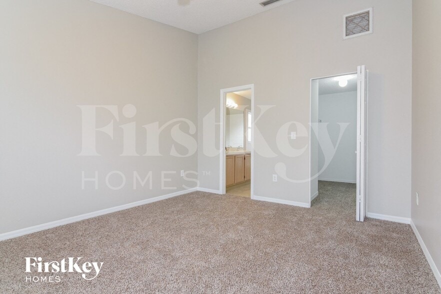 Building Photo - 4705 Hunts Ct