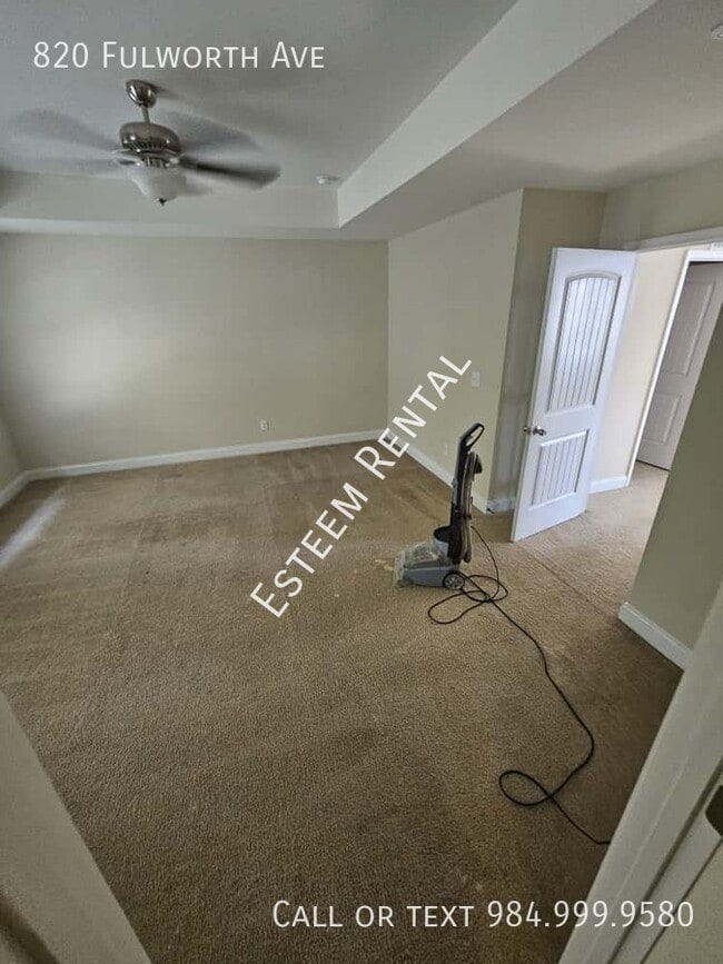 Building Photo - 820 Fulworth Ave