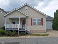 Building Photo - 7300 Willow Glen Way