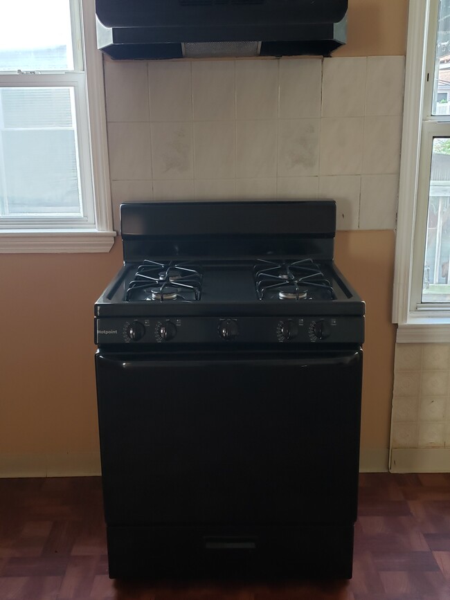 new oven - 105 Draper St