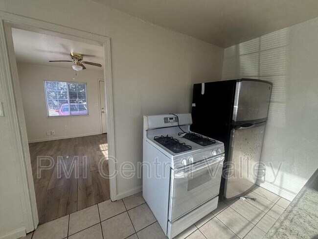Building Photo - 1302 N Filbert St