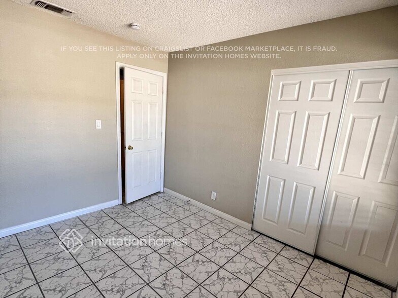 Building Photo - 346 Fuente Dr