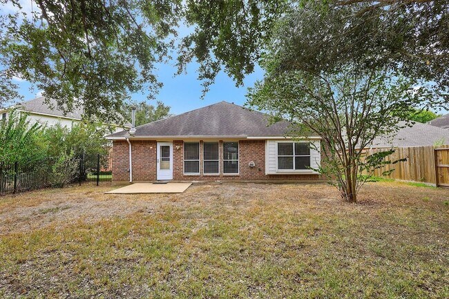 Building Photo - 25910 N Lakefair Dr