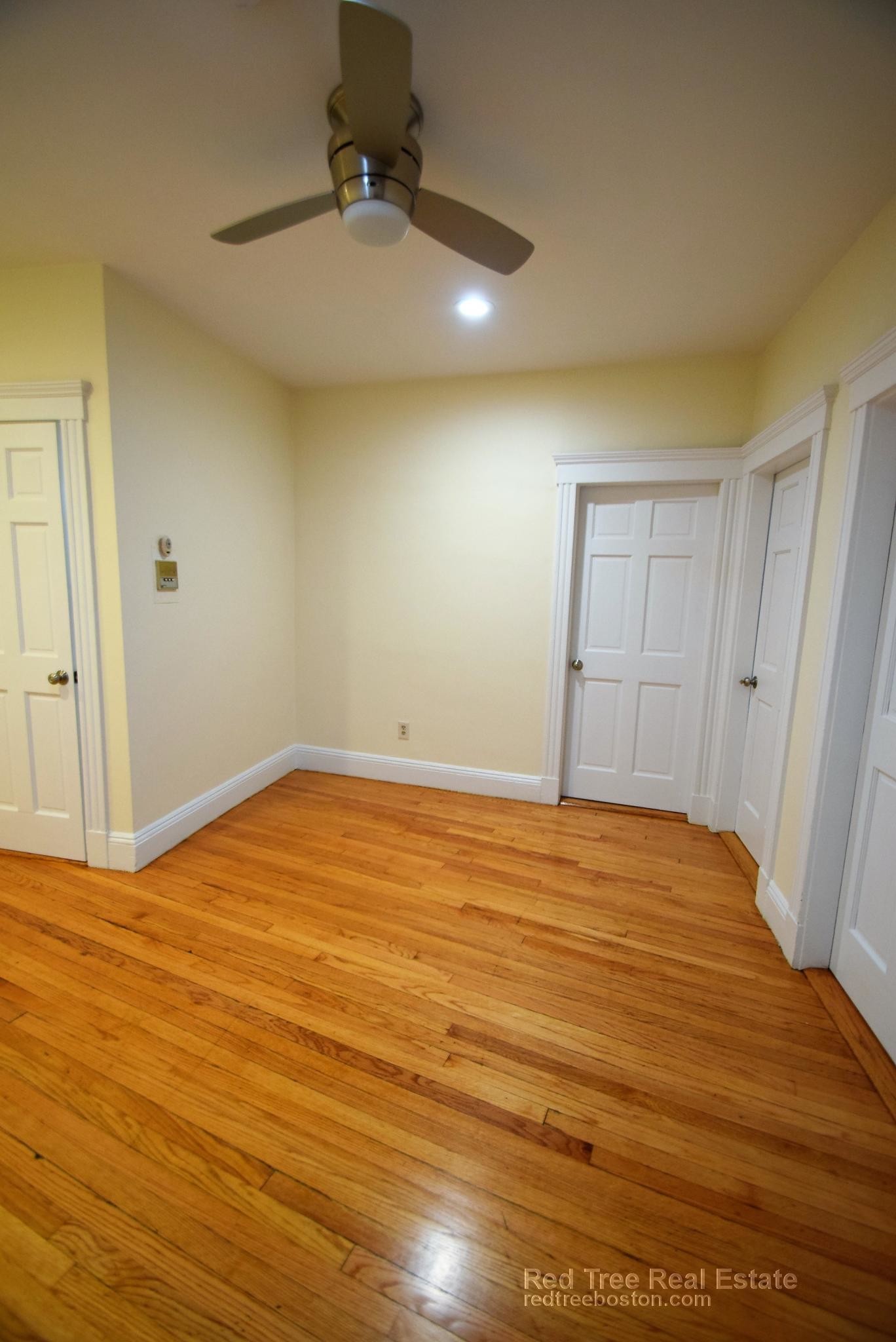 Building Photo - 6 Sutherland Rd