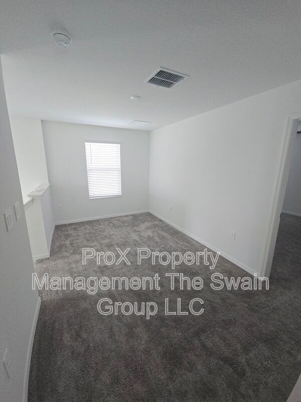 Building Photo - 633 Reggie Rd