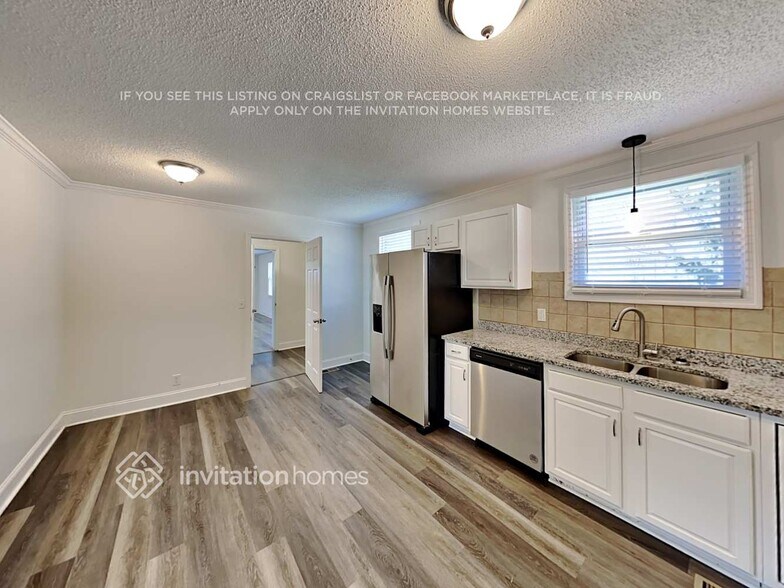 Building Photo - 7116 White Oak Dr SW