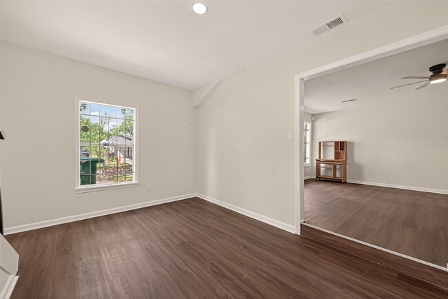 Building Photo - 5830 Southlea St