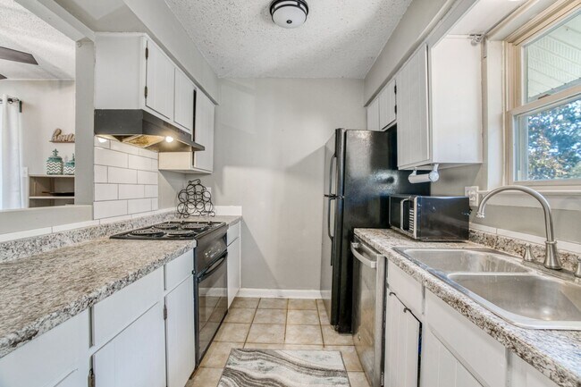 Building Photo - Maumelle Chic Condo