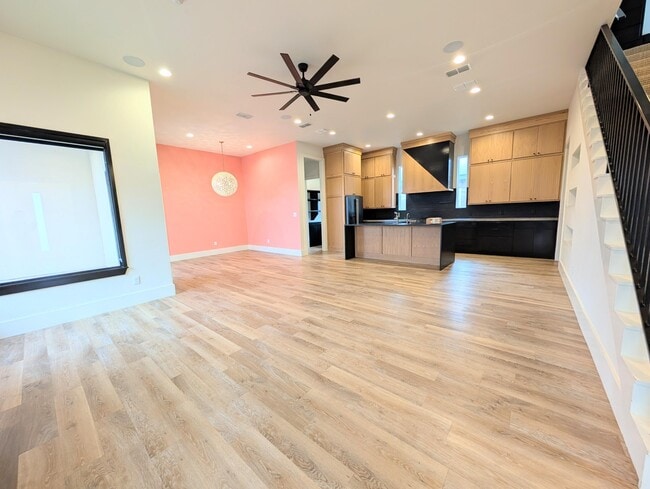 Building Photo - 18 Wilshire Blvd