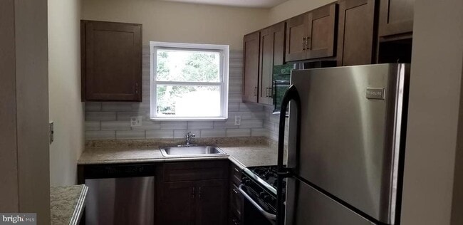 Building Photo - 1521 Stoney Ln