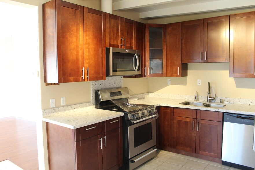 Kitchen - 1203 Cobb St