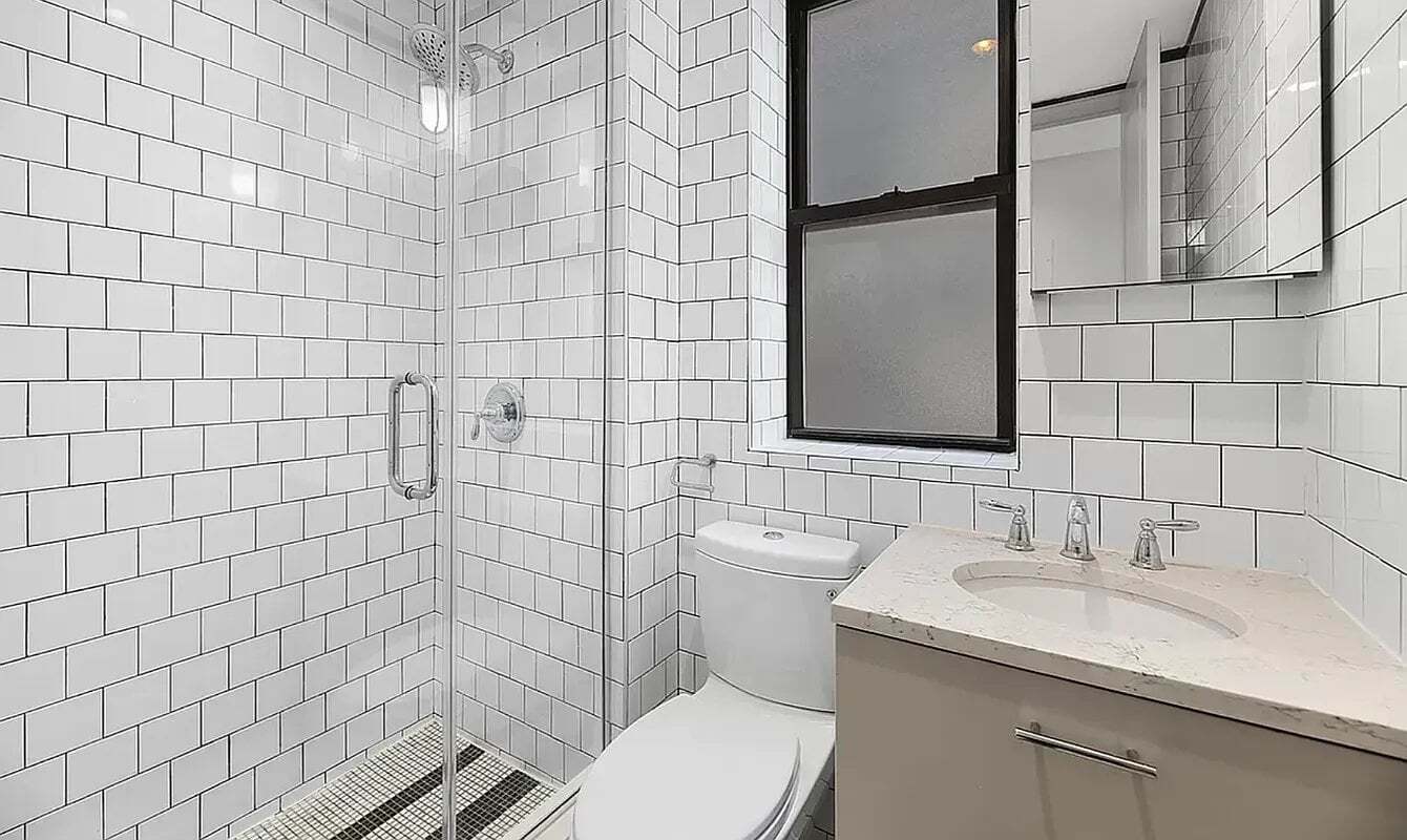 Building Photo - 199 W 10th St