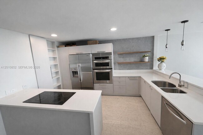 Building Photo - 2950 NE 188th St