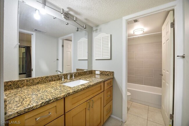 Building Photo - 3635 Boca Ciega Dr