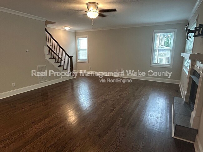 Building Photo - 5412 Robbins Dr
