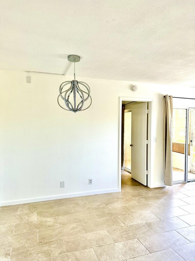 Building Photo - 1566 SE Royal Green Cir