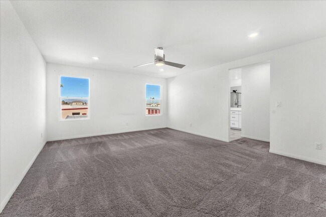 Building Photo - Gorgeous Five Bedroom in the SW! Solar panels!