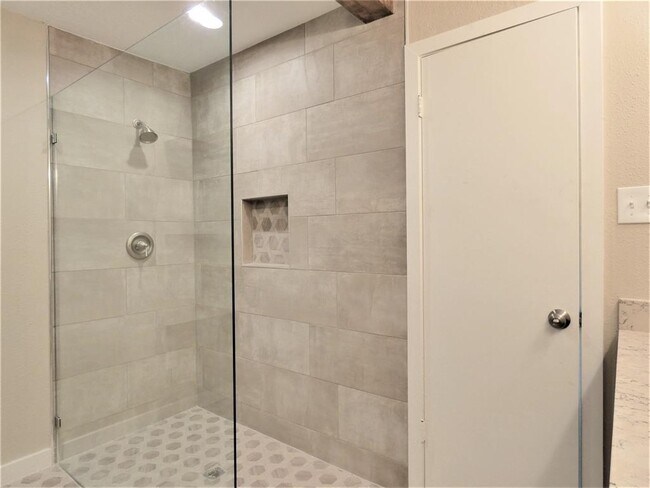 Building Photo - 7511 Renmark Ln