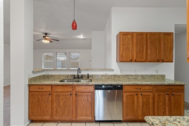 Building Photo - 202 Starlight Dr