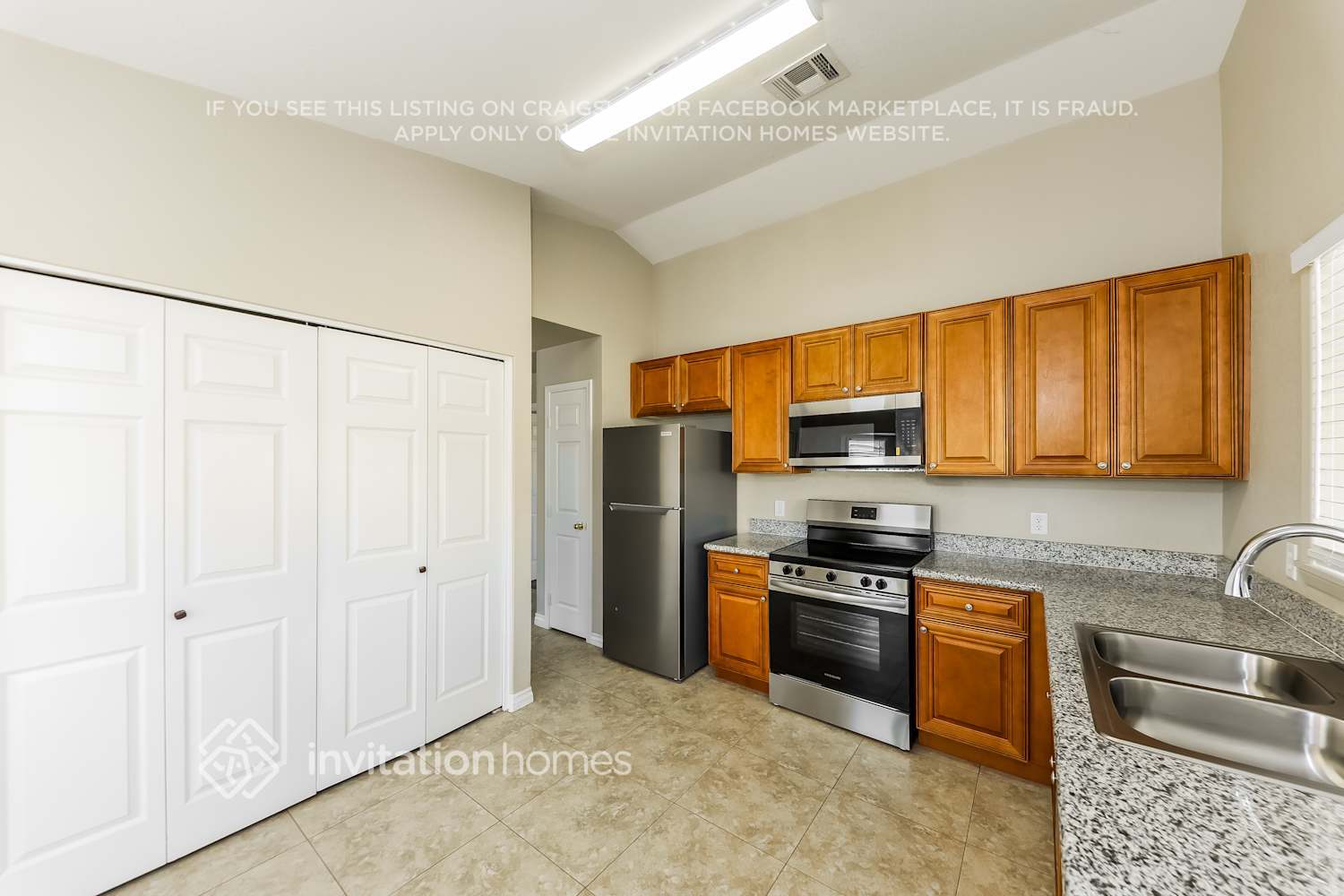 Building Photo - 4026 W Whispering Wind Dr