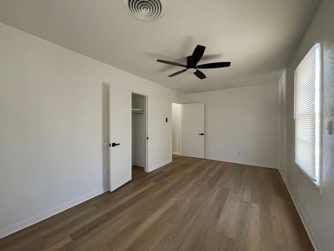 Building Photo - Modern Comfort Meets Classic Charm – Fresh-Renovated 3-Bed Home in Lamesa