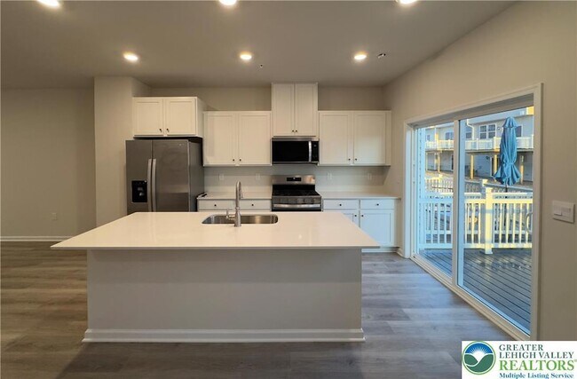 Building Photo - 8209 Brodie Ct