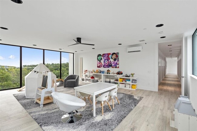 Building Photo - 1501 Ridgecrest Dr