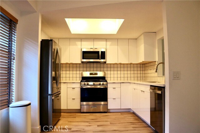 Building Photo - 747 E California Blvd