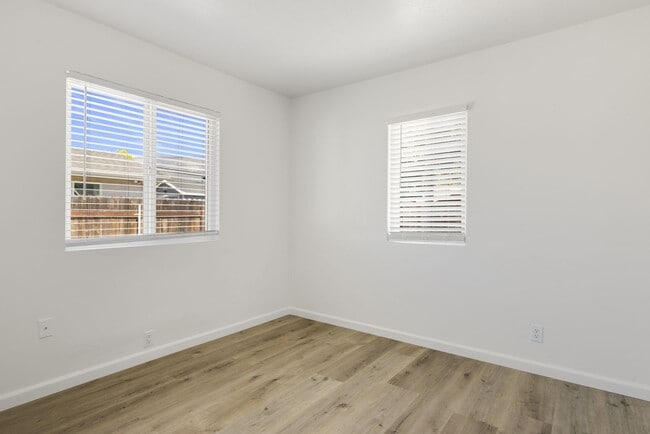 Building Photo - 4822 8th St