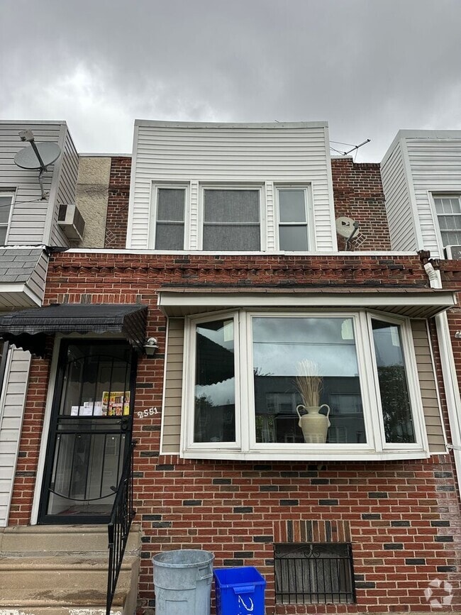 Building Photo - 3 Bed 1 Bath Townhome in Elmwood